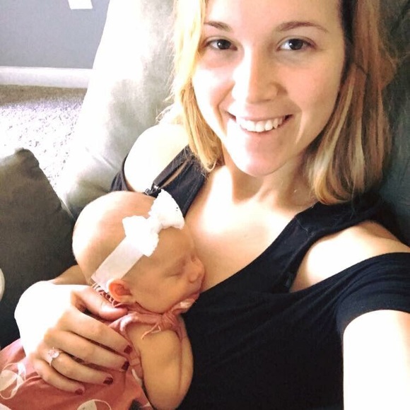 Meet the Posher! 💕💁🏼‍♀️👶🏼 - Picture 1 of 5